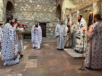 Денес, во Неделата на светиот апостол Тома и празникот на свети Василиј ...